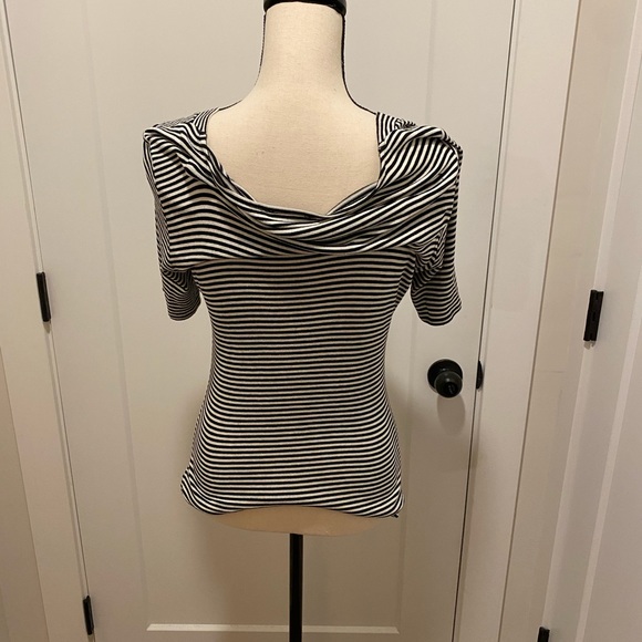 Deep V Neck Striped Top - Picture 2 of 3